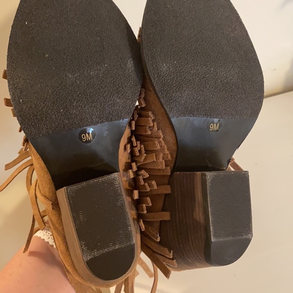 Womens suede fringe booties - Picture 6 of 7